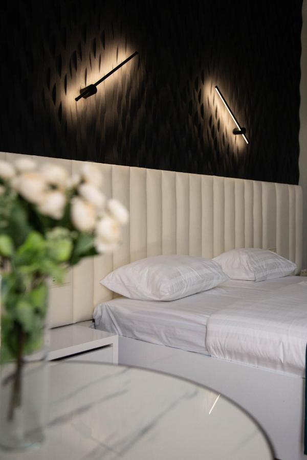 Hotel Port Plaza Evn P'arak'ar Esterno foto