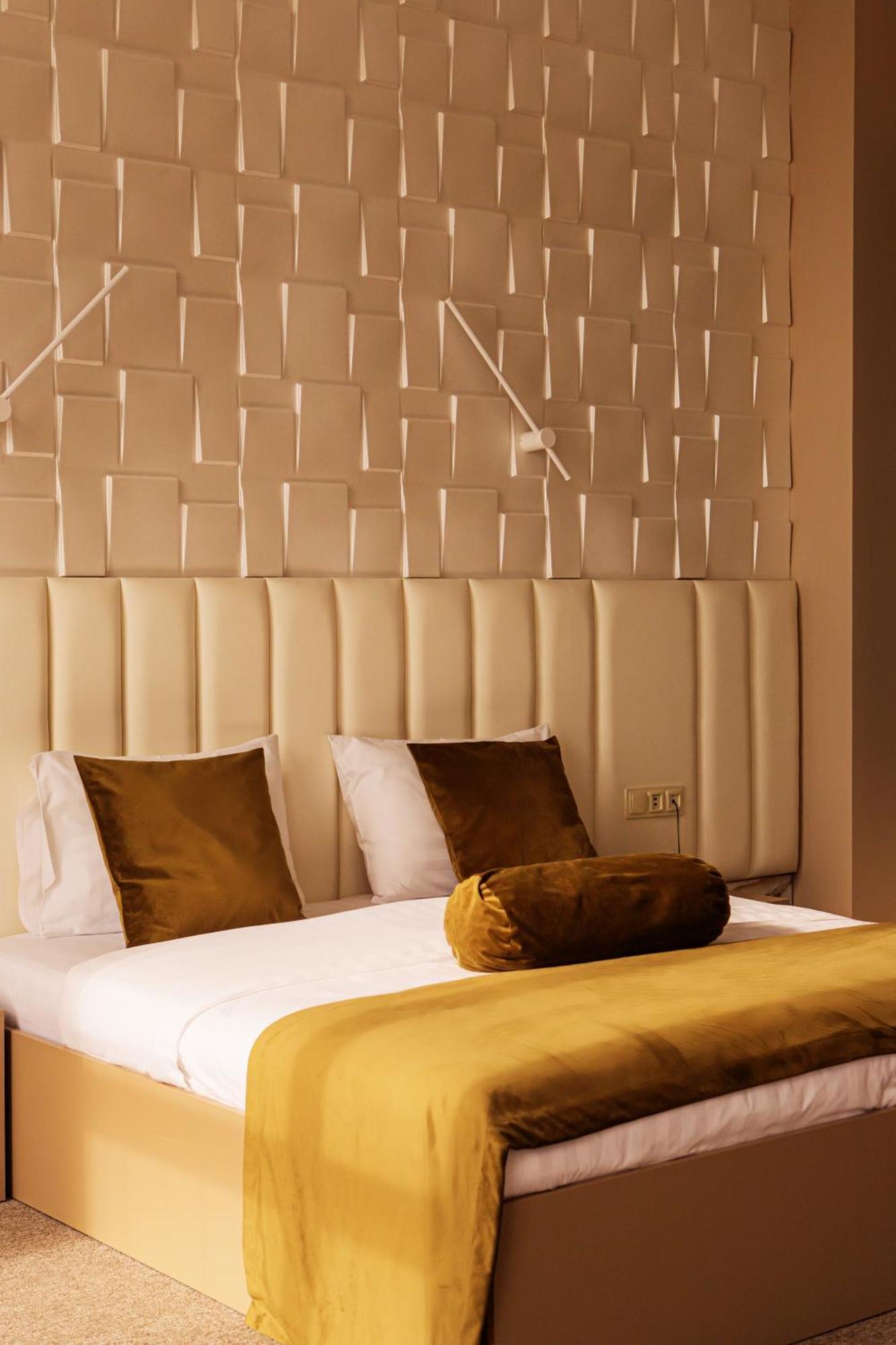 Hotel Port Plaza Evn P'arak'ar Esterno foto