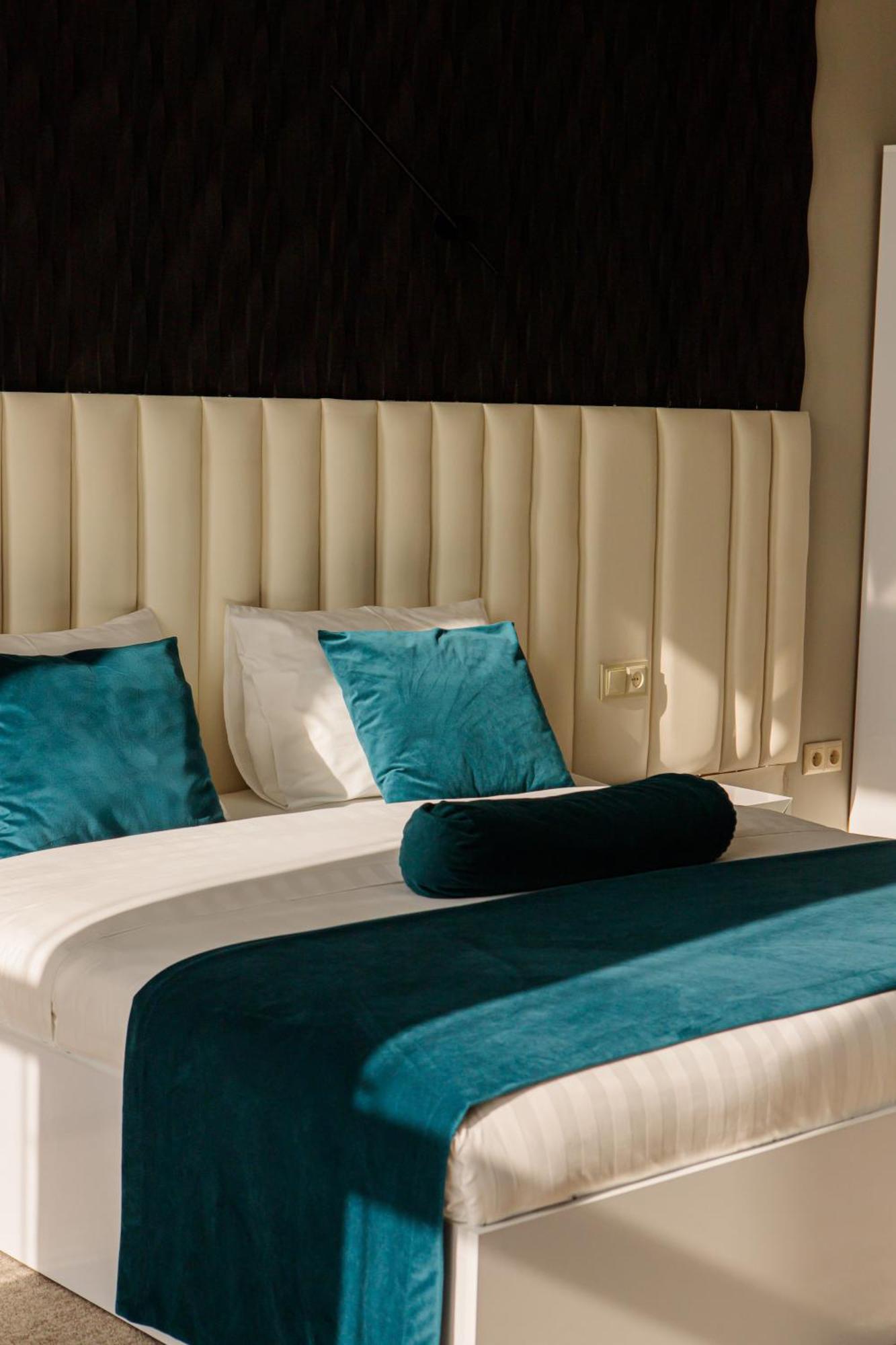 Hotel Port Plaza Evn P'arak'ar Esterno foto