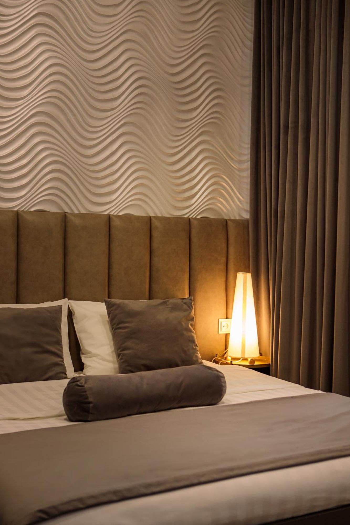 Hotel Port Plaza Evn P'arak'ar Esterno foto