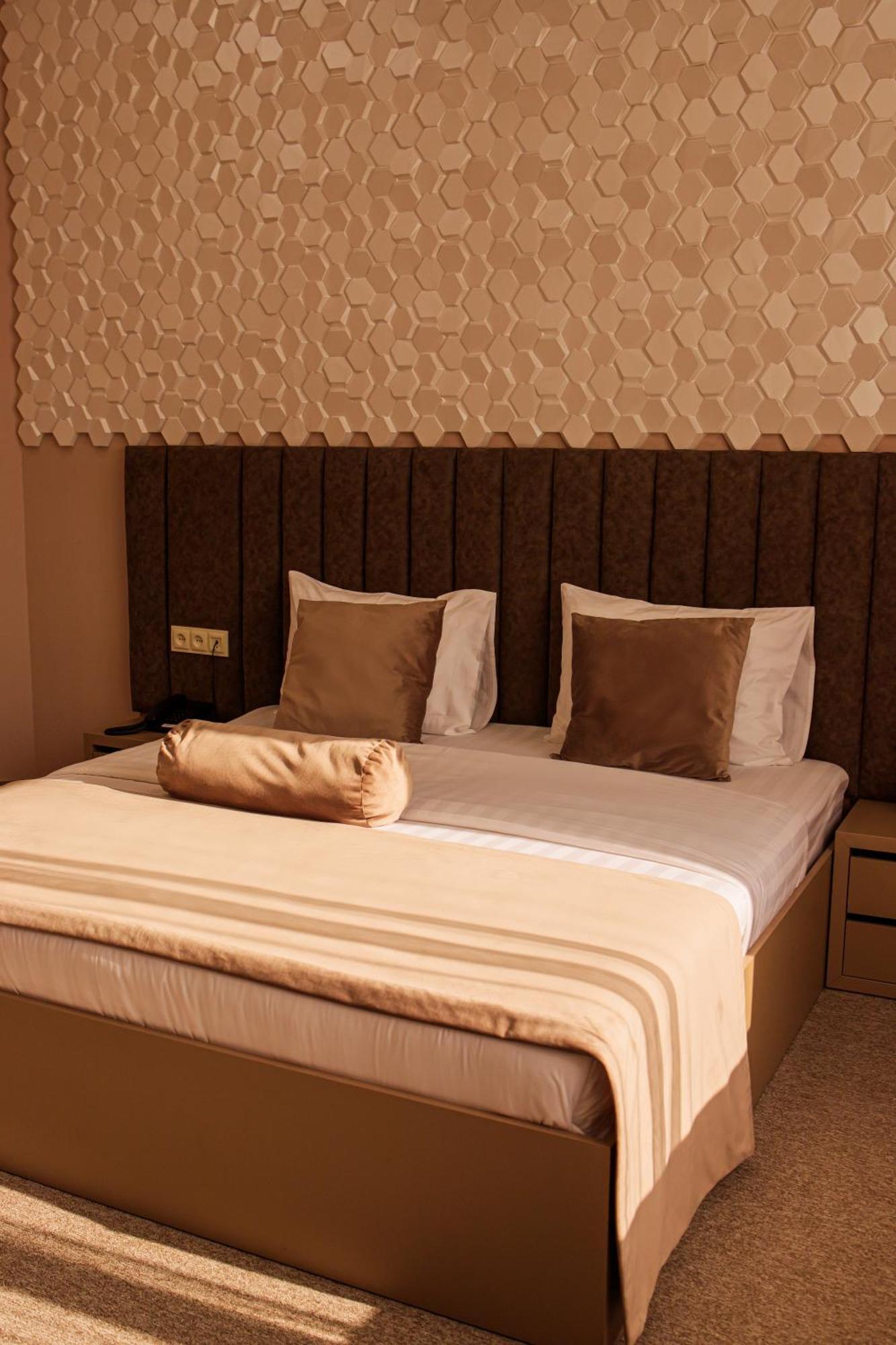 Hotel Port Plaza Evn P'arak'ar Esterno foto
