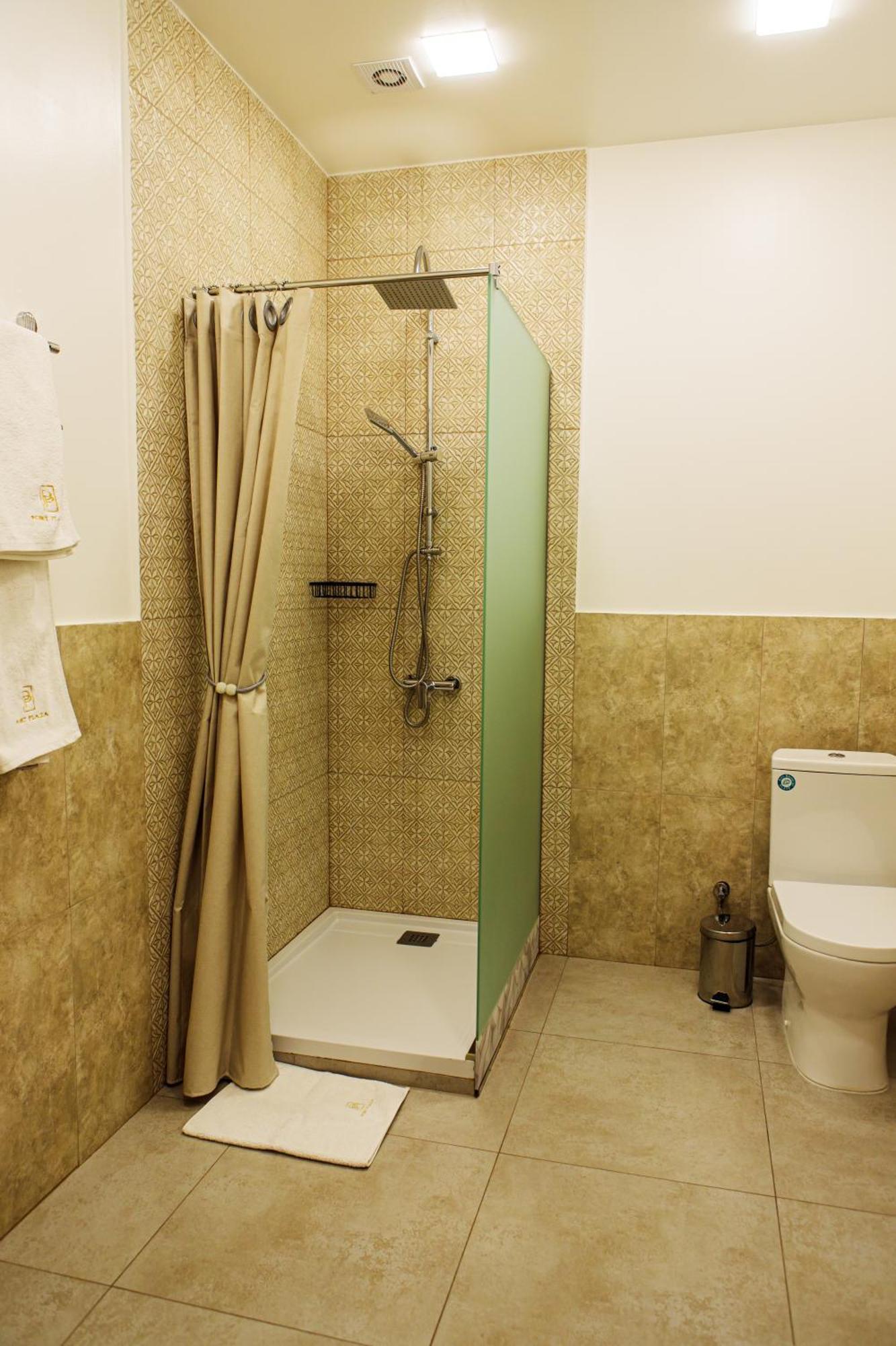 Hotel Port Plaza Evn P'arak'ar Esterno foto